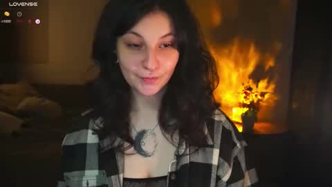 Snapshot of maymary_ chatting on 28, 10, 2025 Mary . online show from 28, 10, 2025