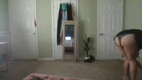 Snapshot of mayra_mayhem chatting on 28, 10, 2025 diana doll online show from 28, 10, 2025