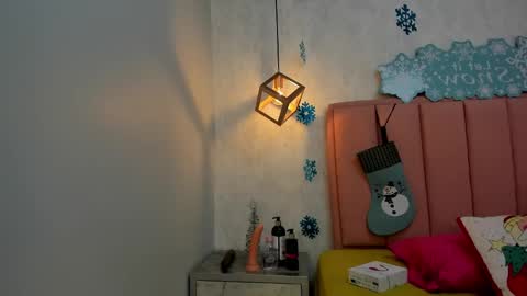 Snapshot of mayroberts chatting on 23, 12, 2024 MAY online show from 23, 12, 2024