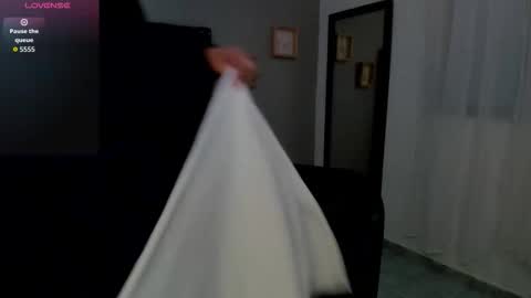 Mayu KIm online show from 5, 11, 2025