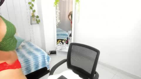 Mayu KIm online show from 11, 11, 2025