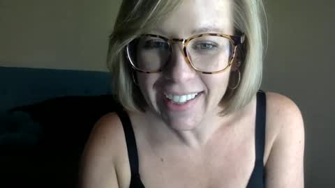 Snapshot of mayzie_mac chatting on 3, 7, 2026 mayzie_mac online show from 3, 7, 2026