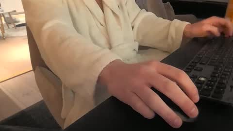 mbryni online show from 19, 12, 2025