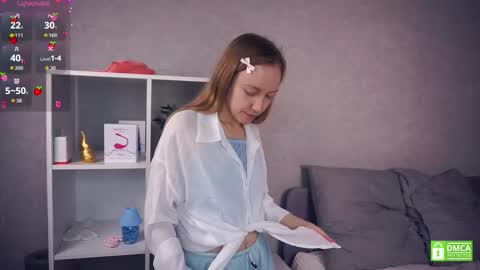 Snapshot of mckenziedyen chatting on 28, 11, 2025 Mary online show from 28, 11, 2025