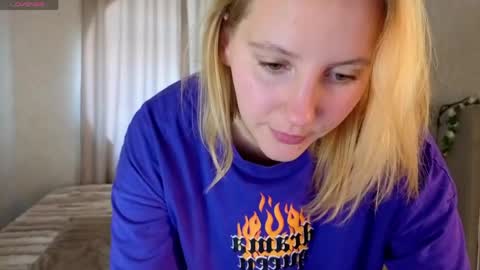 Snapshot of me1issa_bell chatting on 5, 5, 2026 Melissa online show from 5, 5, 2026
