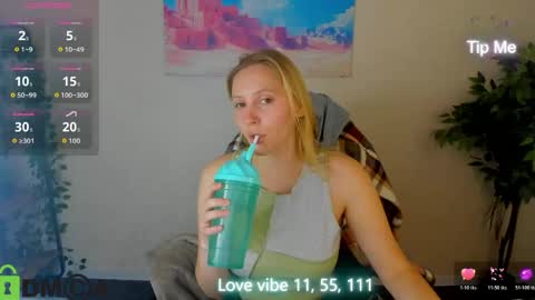 Snapshot of me1issa_bell chatting on 8, 5, 2026 Melissa online show from 8, 5, 2026