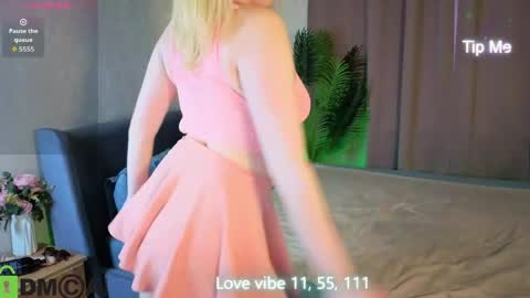 Snapshot of me1issa_bell chatting on 26, 5, 2026 Melissa online show from 26, 5, 2026