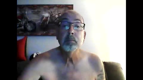 Snapshot of meathome3 chatting on 4, 10, 2025 me at home online show from 4, 10, 2025
