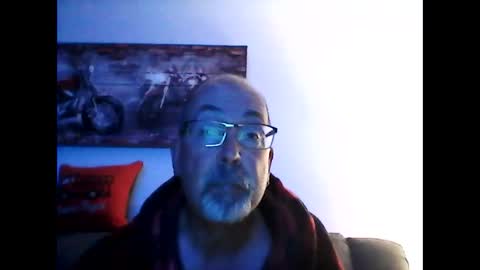 Snapshot of meathome3 chatting on 17, 10, 2025 me at home online show from 17, 10, 2025