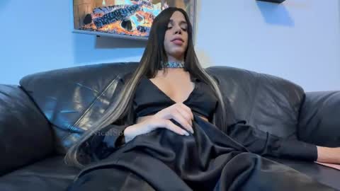   online show from 22, 12, 2025