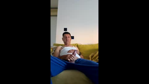 Snapshot of medeni62 chatting on 8, 6, 2026 medeni62 online show from 8, 6, 2026