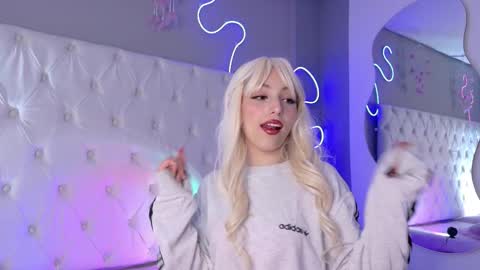 Megan  online show from 22, 9, 2025