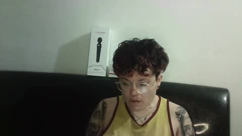 Megan and sophi online show from 25, 2, 2025