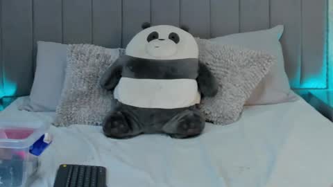 Carolina Paez online show from 16, 1, 2025