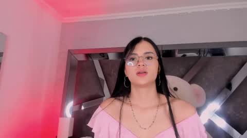 Megan  online show from 22, 4, 2026