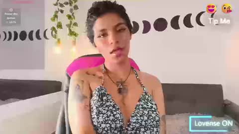 Snapshot of megan_hottts chatting on 6, 1, 2026 megan_hottts online show from 6, 1, 2026