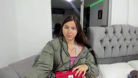 Snapshot of megan_lrq chatting on 17, 12, 2025 Megan online show from 17, 12, 2025