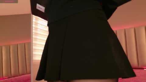     online show from 25, 9, 2025