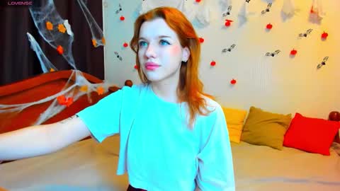 Snapshot of megancat333 chatting on 14, 11, 2025 megancat333 online show from 14, 11, 2025