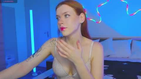 Snapshot of megancat333 chatting on 4, 12, 2025 megancat333 online show from 4, 12, 2025