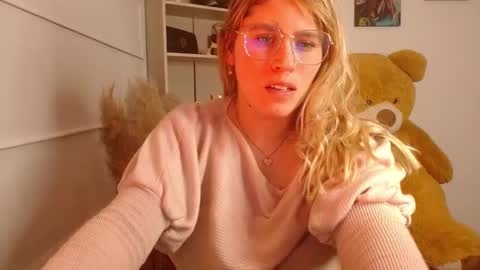 Snapshot of meganlk chatting on 14, 1, 2025 MEGAN online show from 14, 1, 2025