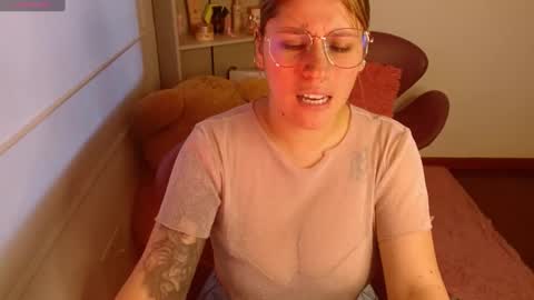 Snapshot of meganlk chatting on 23, 1, 2025 MEGAN online show from 23, 1, 2025