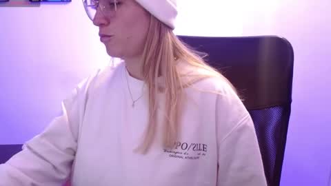 Snapshot of meganlk chatting on 13, 2, 2025 MEGAN online show from 13, 2, 2025