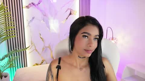 Megan Lowell online show from 29, 11, 2025