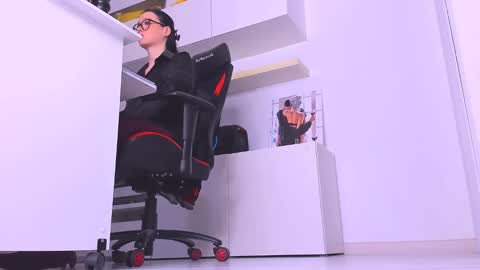 Snapshot of meganstones chatting on 11, 1, 2025 Megan online show from 11, 1, 2025