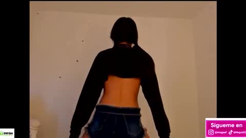 Snapshot of meganthompsonn chatting on 12, 11, 2025 Megan online show from 12, 11, 2025