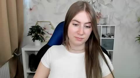 Snapshot of meganx_candy chatting on 18, 6, 2026 Megan online show from 18, 6, 2026
