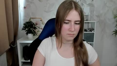 Snapshot of meganx_candy chatting on 25, 6, 2026 Megan online show from 25, 6, 2026