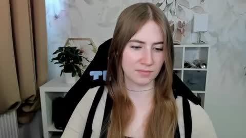 Snapshot of meganx_candy chatting on 10, 7, 2026 Megan online show from 10, 7, 2026
