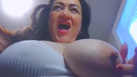 Snapshot of megatitsxx chatting on 1, 10, 2025 SHAROLD online show from 1, 10, 2025