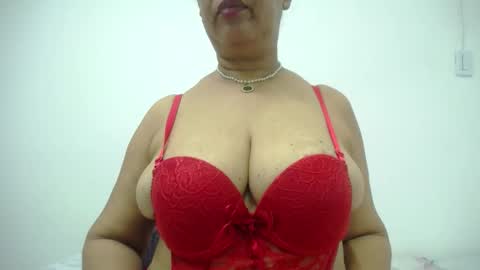 Snapshot of megatitsxxx chatting on 21, 12, 2024 milfpleasure online show from 21, 12, 2024