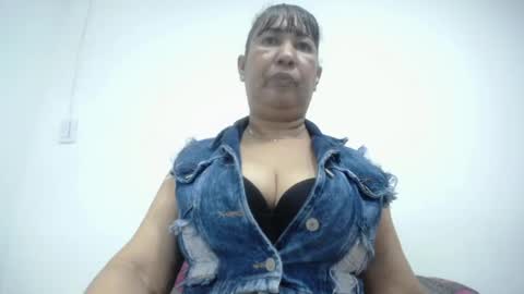 Snapshot of megatitsxxx chatting on 28, 9, 2025 milfpleasure online show from 28, 9, 2025