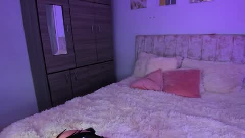 Snapshot of meily_oficial chatting on 7, 11, 2025 IG soymeily oficial online show from 7, 11, 2025