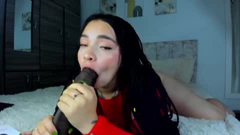 Snapshot of meily_oficial chatting on 18, 11, 2025 IG soymeily oficial online show from 18, 11, 2025