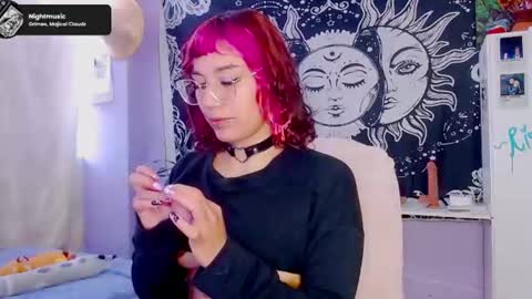 Snapshot of mel_dahlia chatting on 22, 7, 2026 Melissa - - Please help me to reach 100 thumbs up online show from 22, 7, 2026