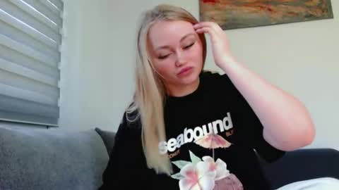 Snapshot of melani_a chatting on 30, 5, 2026 Melania online show from 30, 5, 2026