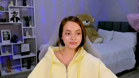 MelanieAlves online show from 13, 4, 2026