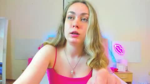 Snapshot of melaniecutys chatting on 9, 5, 2026 Melania online show from 9, 5, 2026