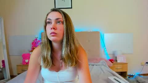 Snapshot of melaniecutys chatting on 20, 7, 2026 Melania online show from 20, 7, 2026