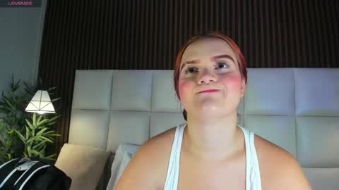 Snapshot of melanieklaus chatting on 2, 3, 2026 Melanie online show from 2, 3, 2026