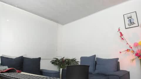 melaniie_roussel online show from 21, 10, 2025