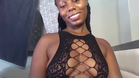 Snapshot of melanin_sassy96 chatting on 2, 12, 2024 bad lil shawry online show from 2, 12, 2024
