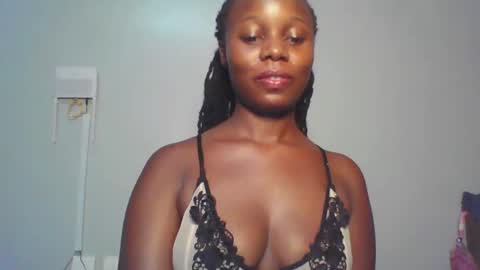 Snapshot of melanin_sassy96 chatting on 4, 12, 2024 bad lil shawry online show from 4, 12, 2024
