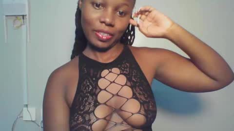 Snapshot of melanin_sassy96 chatting on 10, 12, 2024 bad lil shawry online show from 10, 12, 2024