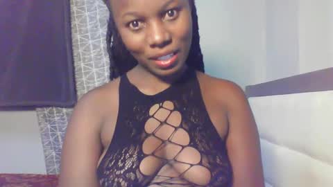 Snapshot of melanin_sassy96 chatting on 12, 12, 2024 bad lil shawry online show from 12, 12, 2024