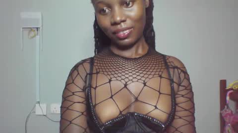 Snapshot of melanin_sassy96 chatting on 14, 12, 2024 bad lil shawry online show from 14, 12, 2024